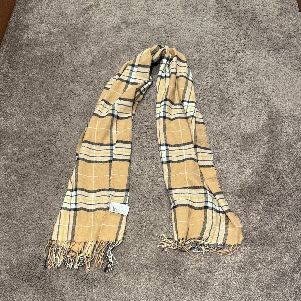 H&M Tan Plaid Fringe Scarf Classic Neutral Winter Wrap Cozy Checkered Scarf